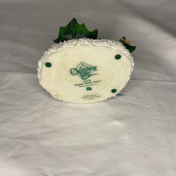 Charming Tails "Happy Holly Days" Christmas Holly (Mouse) - Picture 2 of 3